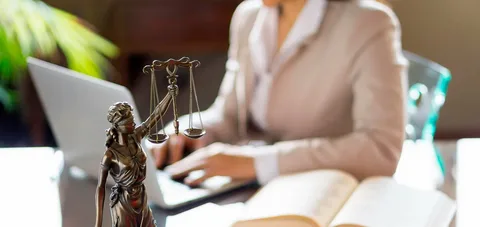 Юридический мир без сложностей: какие виды услуг помогают нам жить спокойнее